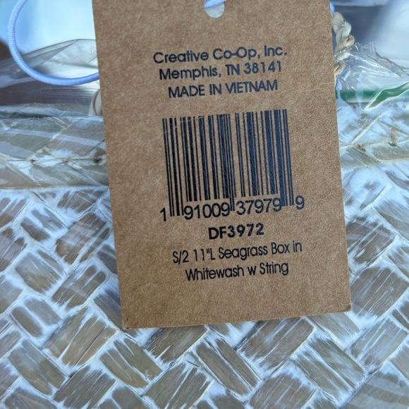 CREATIVE CO-OP NWT 2pc hand woven seagrass boxes w/ lids & toggle closure - Picture 6 of 6
